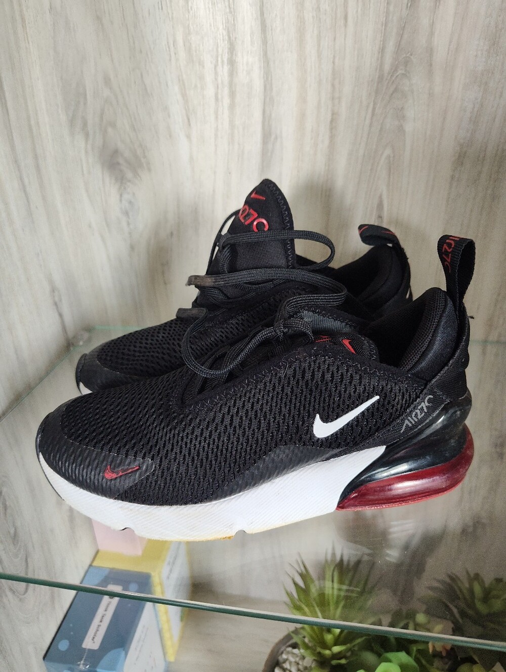 Nike Air Max 270 Kids Black/Red Athletic Sneakers SZ 2y (21cm)